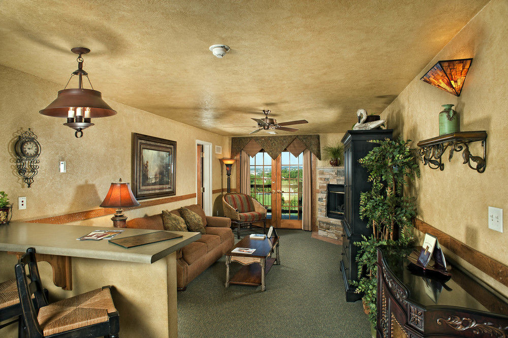 The Keeter Center At College Of The Ozarks Διαμέρισμα Hollister Εξωτερικό φωτογραφία